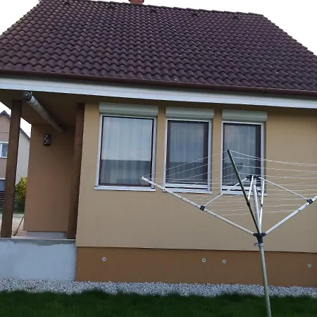 Nefelejcs Nyaralo-vendeghaz Case de vacanță *