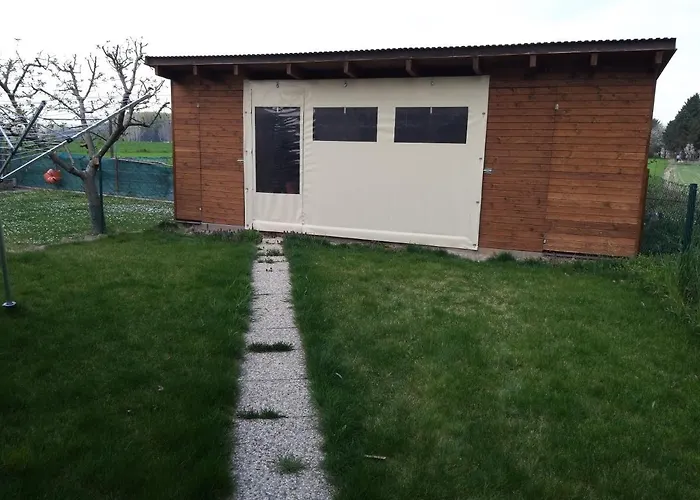 Nefelejcs Nyaralo-vendeghaz Дом отдыха *