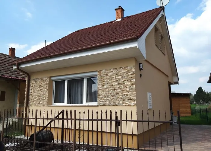 Nefelejcs Nyaralo-vendeghaz Дом отдыха Dunasziget