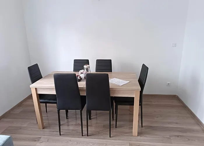 Nefelejcs Nyaralo-vendeghaz Дом отдыха *